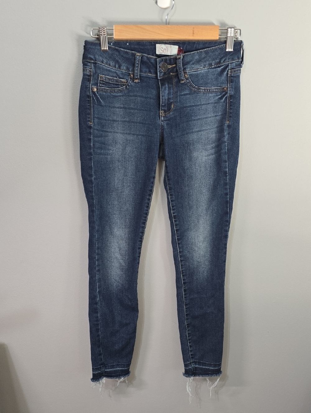 So Jeans Womens Size 1‎ Junior Sizing Blue Raw Cut Frayed Hem Two-tone Ankle